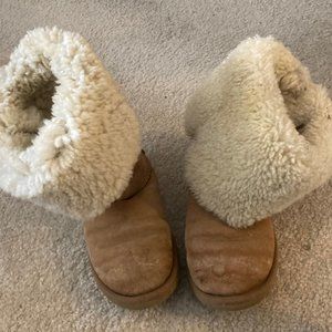 UGG BOOT SIZE 6